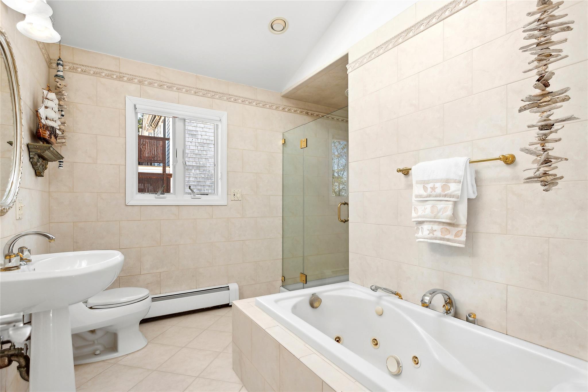 23 E Shore Drive, Bayville, New York image 10
