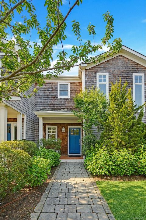 Condo For Sale - 68 Foster Avenue #4<br/> Suffolk County, Hampton Bays, NY 11946