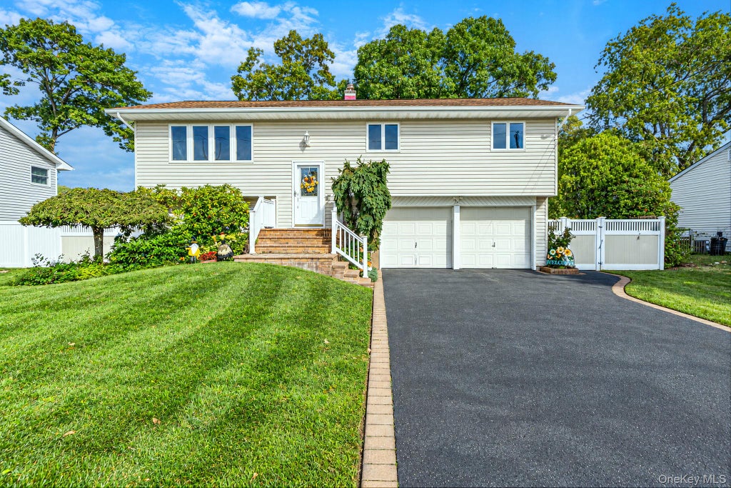 Photo of 251 Manhasset Street, Islip Terrace, NY 11752 (MLS # 1062034)