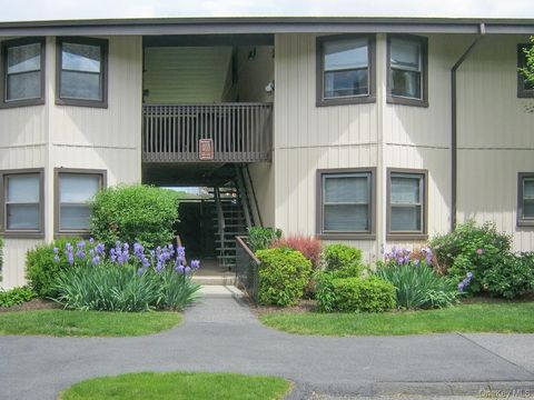 Condo For Sale - 18L Hastings Court<br/> Yorktown Heights, NY 10598