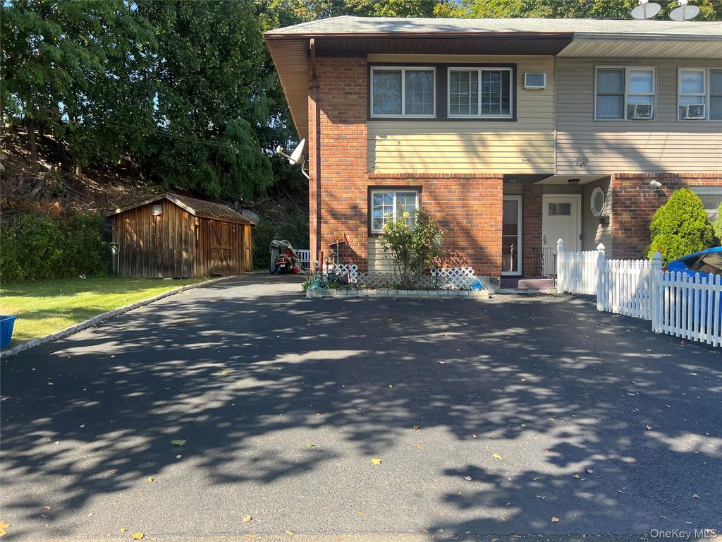 Photo of 40 Roosevelt Drive, West Haverstraw, NY 10993 (MLS # 921638)