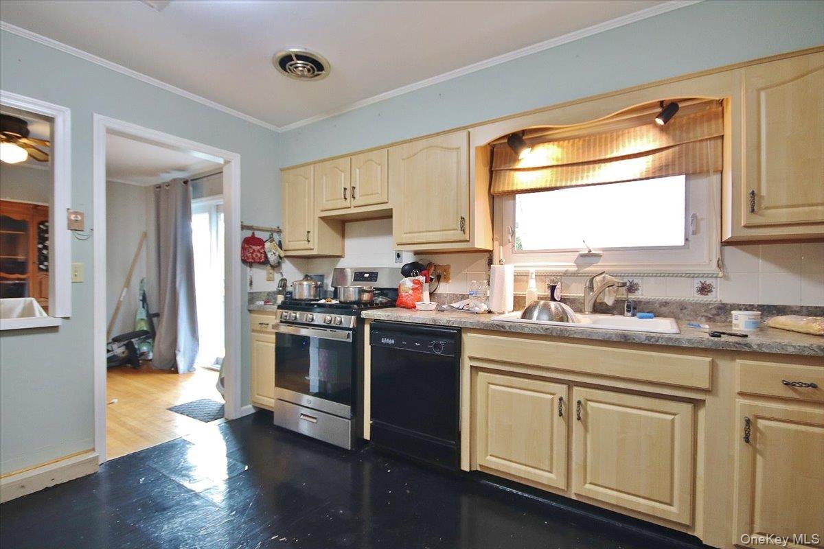 Marlboro, New York 12542, United States, 3 Bedrooms Bedrooms, ,2 BathroomsBathrooms,Residential,Active,237483