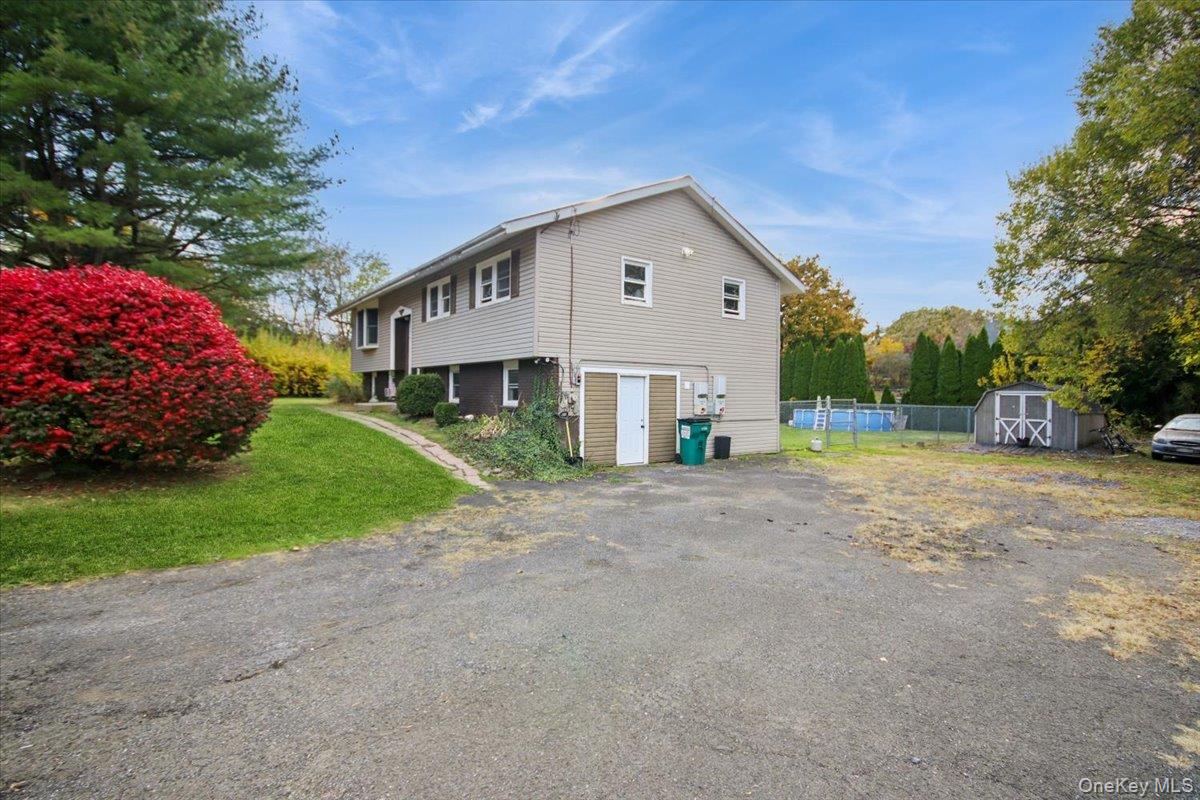 Marlboro, New York 12542, United States, 3 Bedrooms Bedrooms, ,2 BathroomsBathrooms,Residential,Active,237483