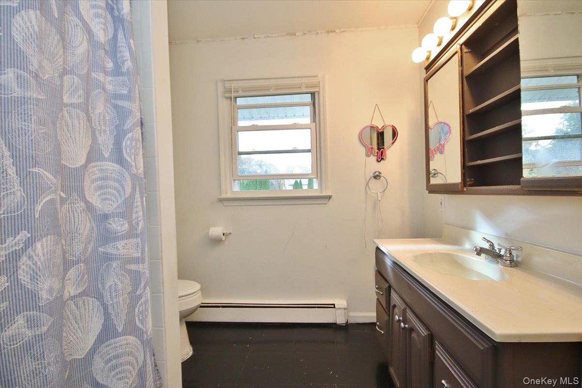 Marlboro, New York 12542, United States, 3 Bedrooms Bedrooms, ,2 BathroomsBathrooms,Residential,Active,237483