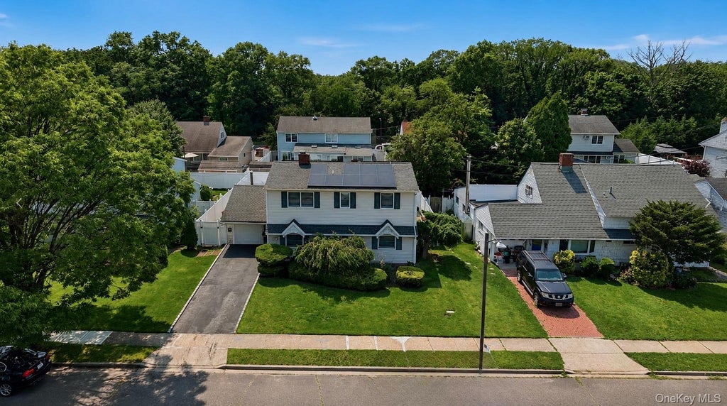 Photo of 12 Cable Lane, Hicksville, NY 11801 (MLS # 1048311)