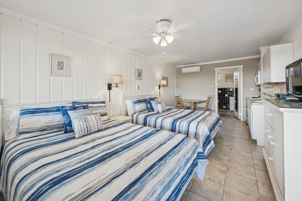 2136 Montauk Highway 112