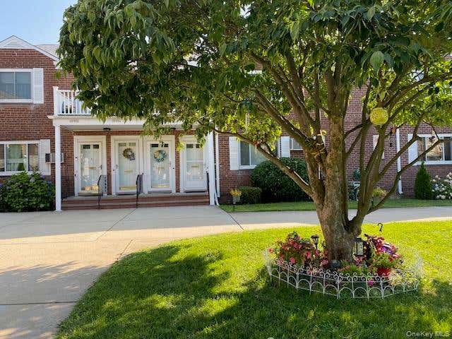 Photo of 245-32 77th Crescent #F-1, Glen Oaks, NY 11004 (MLS # 1035968)