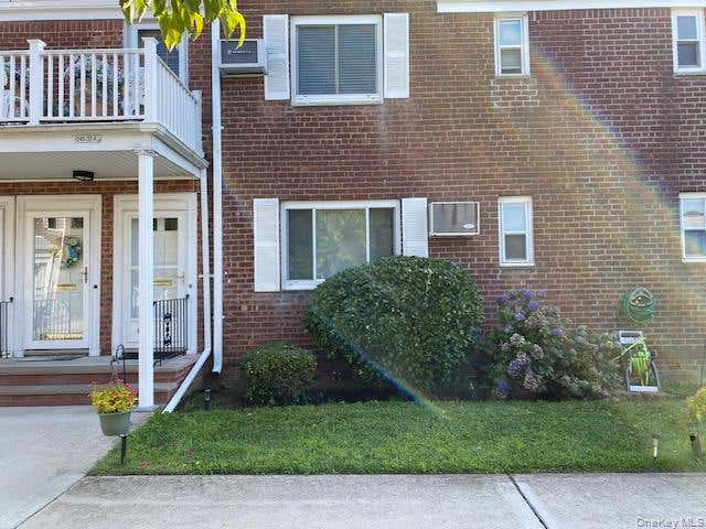 Photo of 245-32 77th Crescent #F-1, Glen Oaks, NY 11004 (MLS # 1035968)