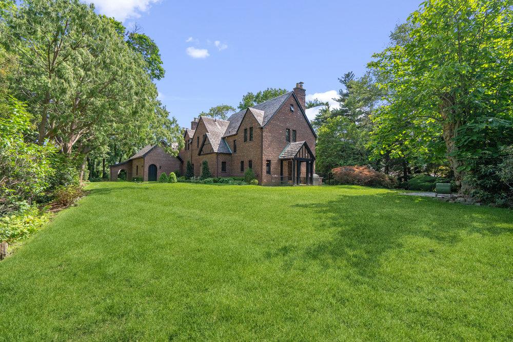 38 Country Club Drive, Port Washington, New York image 44