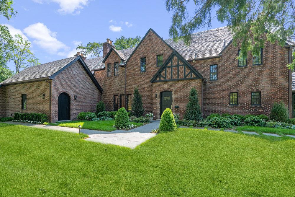 38 Country Club Drive, Port Washington, New York image 1