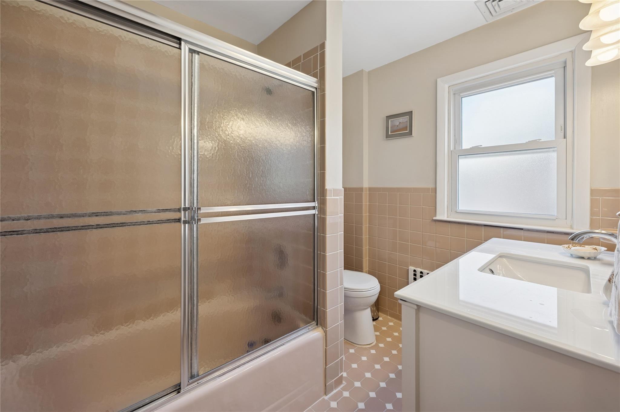 219 Third Avenue, Pelham, New York image 13