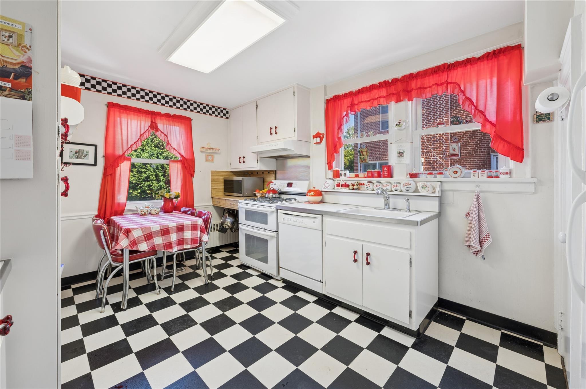 219 Third Avenue, Pelham, New York image 8