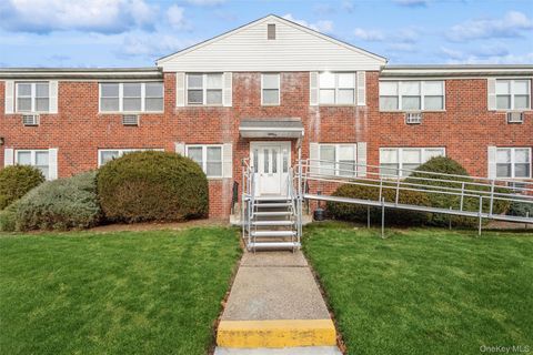 235 N Middletown Road E Pearl River NY 10965