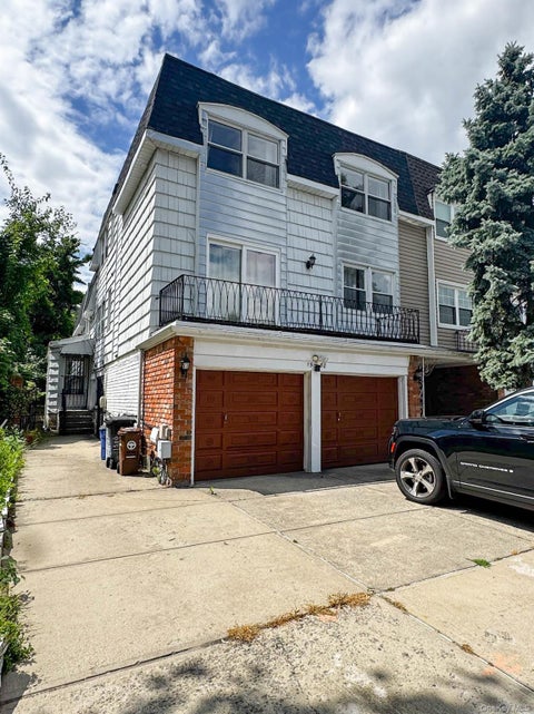 Apartment For Rent - 15-80 Waters Edge Drive #2<br/> Queens County, Bayside, NY 11360