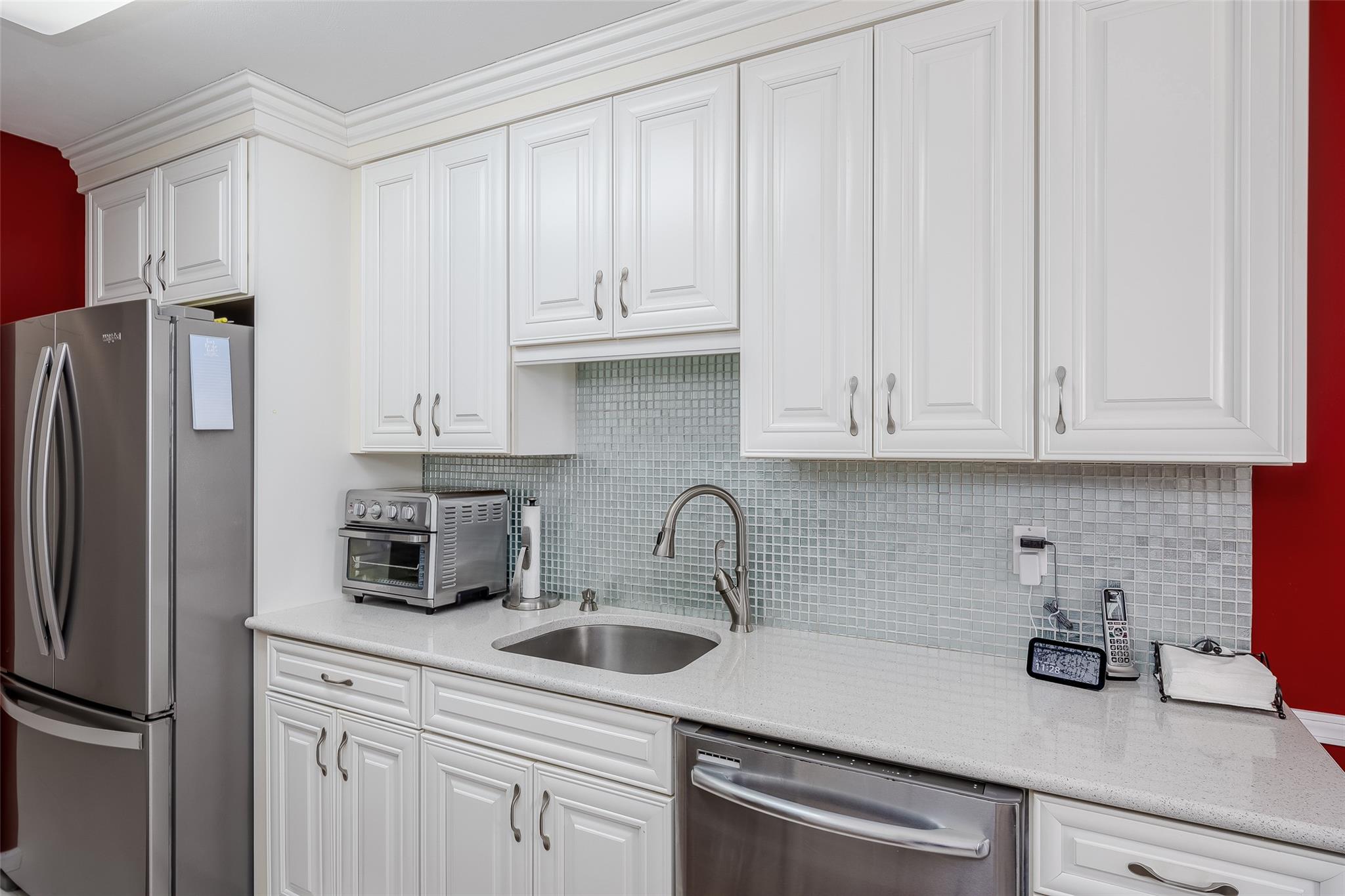 91 Standish Drive, Mount Sinai, New York image 17