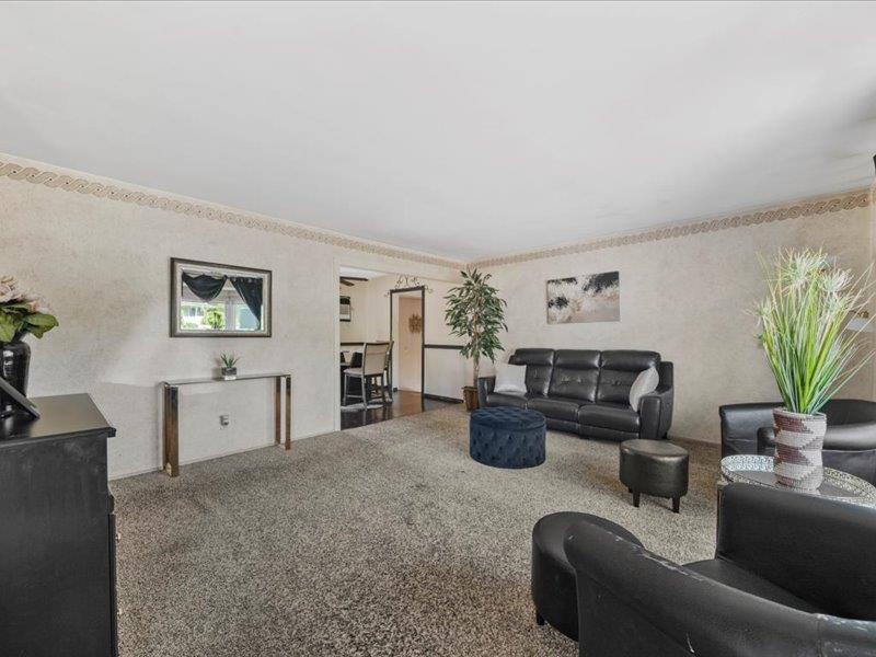 65 Westwood Avenue, Deer Park, New York image 3