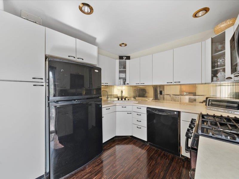65 Westwood Avenue, Deer Park, New York image 8