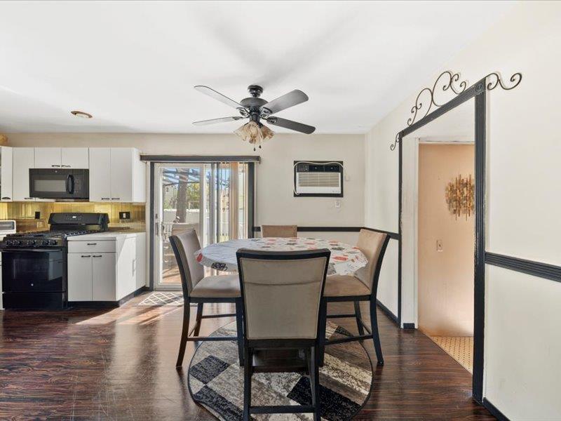 65 Westwood Avenue, Deer Park, New York image 5
