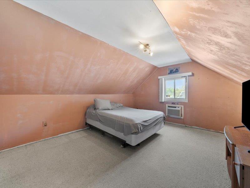 65 Westwood Avenue, Deer Park, New York image 19
