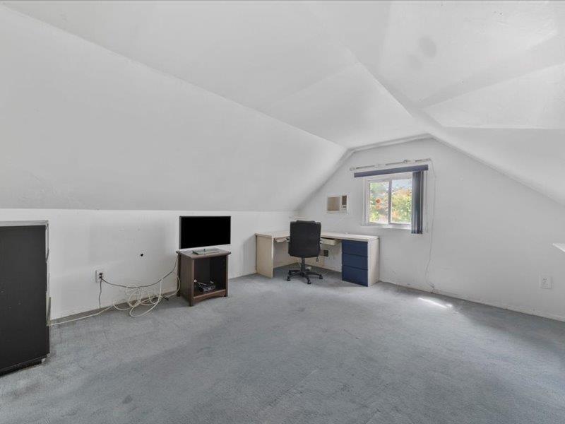 65 Westwood Avenue, Deer Park, New York image 18