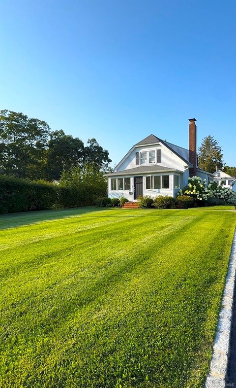 Photo of 24 Pegs Lane, Riverhead, NY 11901 (MLS # 929313) Photo of 24 Pegs Lane, Riverhead, NY 11901 (MLS # 929313)