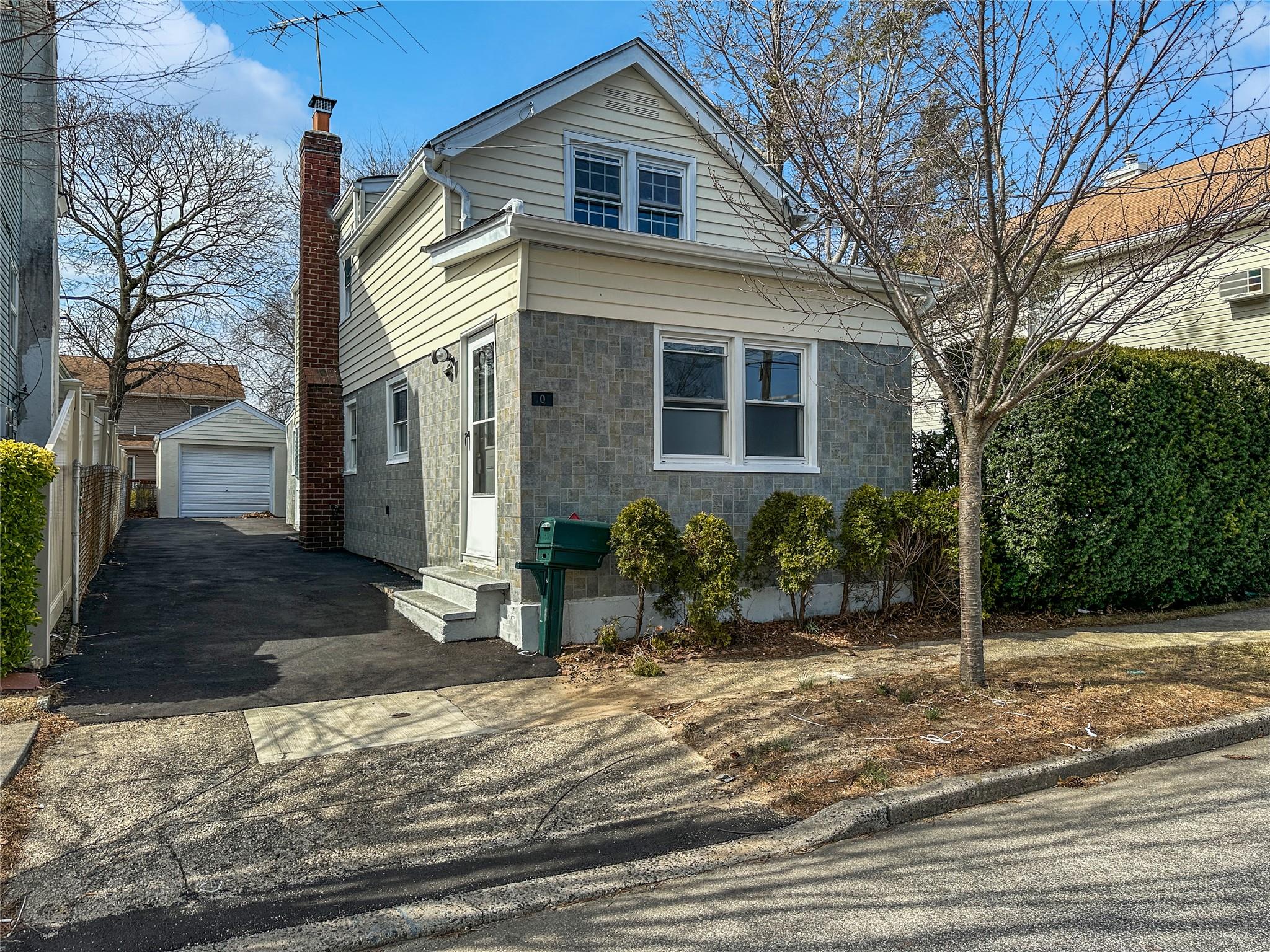 309 S 11th Street, New Hyde Park, New York image 1