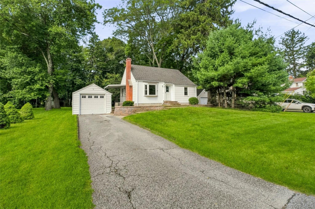 Photo of 9 Memory Lane, Poughkeepsie, NY 12603 (MLS # 1041168)