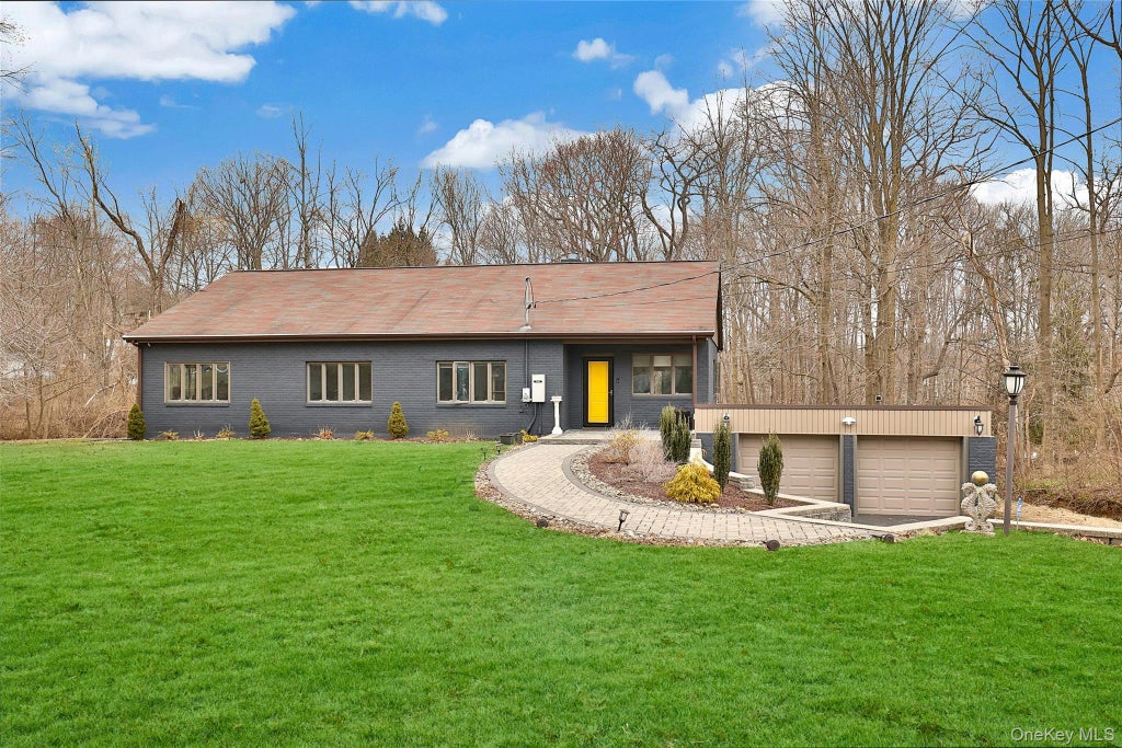 Photo of 201 Bardonia Road, Nanuet, NY 10954 (MLS # 1058985)