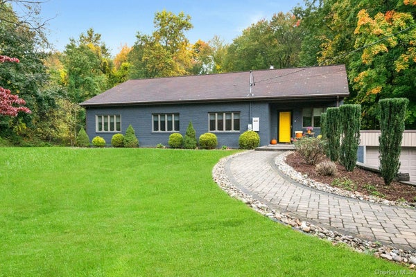 201 BARDONIA RD, NANUET, NY 10954 - Image 73ea29b94d52bfa61d9c8a66d17ca64e/3523845831