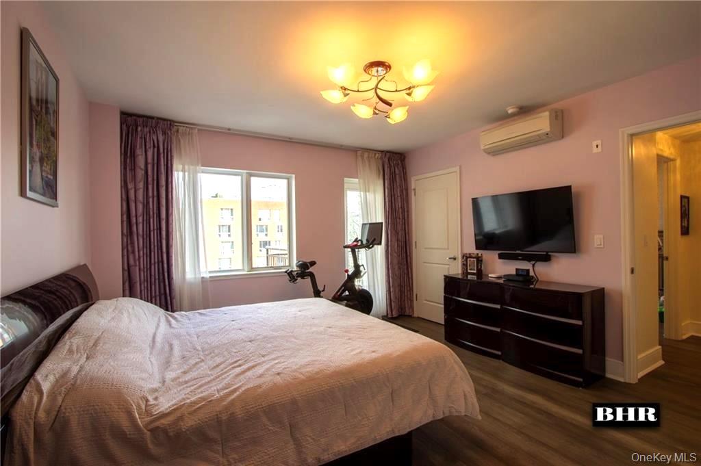 3435 Guider Avenue 5A