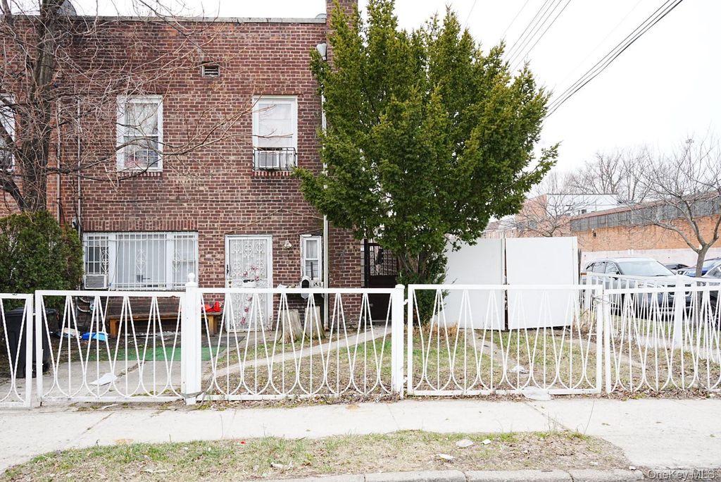 Photo of 10204 188th Street, Hollis, NY 11423 (MLS # 1000526)
