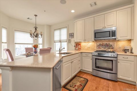 568 Pacing Way Unit 568, Westbury, NY 11590 - MLS#: 954126