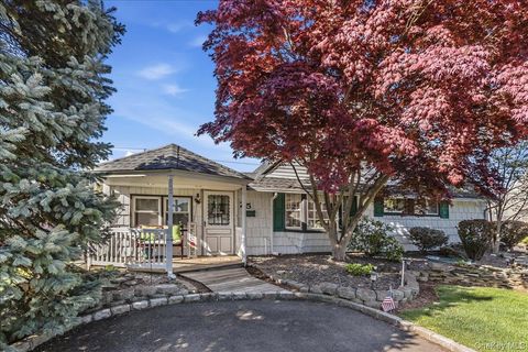 25 Summit Lane Levittown NY 11756