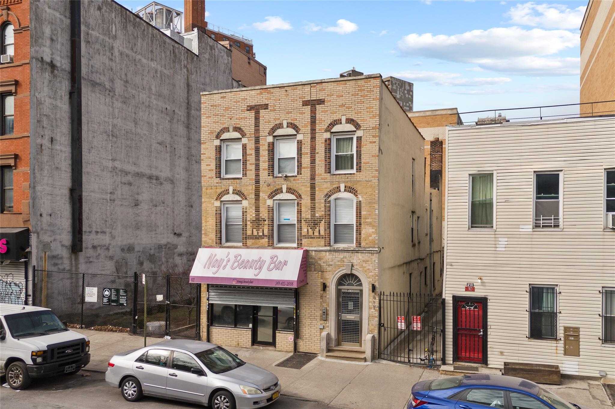 811 Courtlandt Avenue