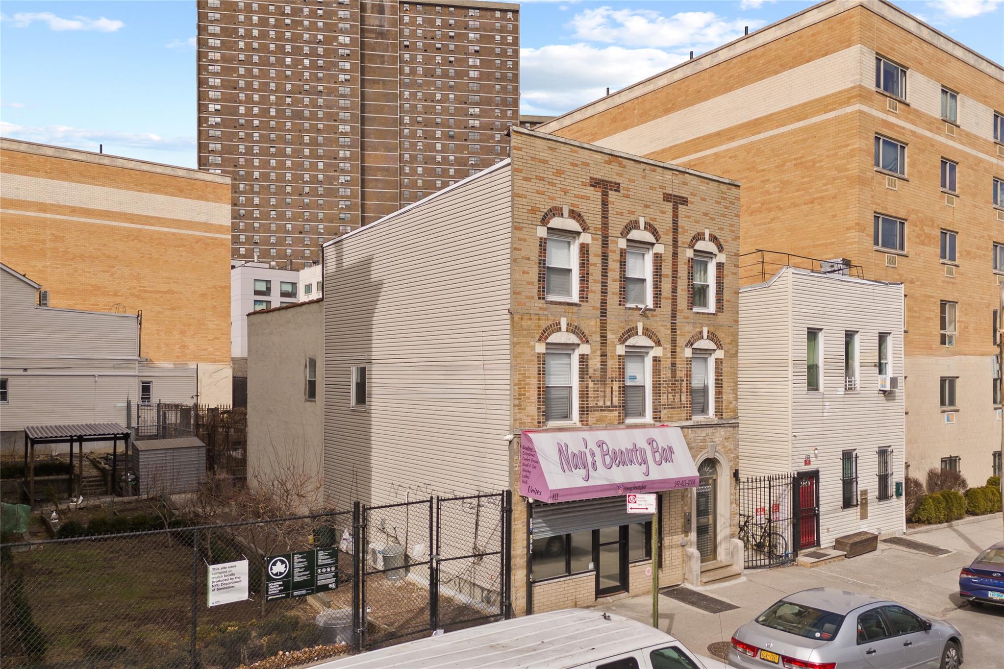 811 Courtlandt Avenue