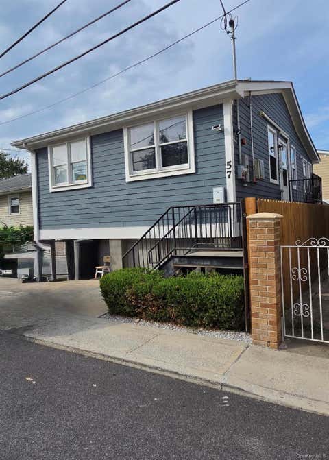 Homes For Sale - 57 Waterside Street<br/> Staten Island, NY 10306