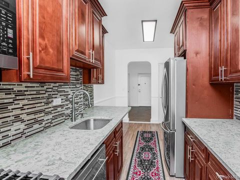 Photo of 3015 Riverdale Ave Ave #4B, Bronx, NY 10463 (MLS # 927702) Photo of 3015 Riverdale Ave Ave #4B, Bronx, NY 10463 (MLS # 927702)