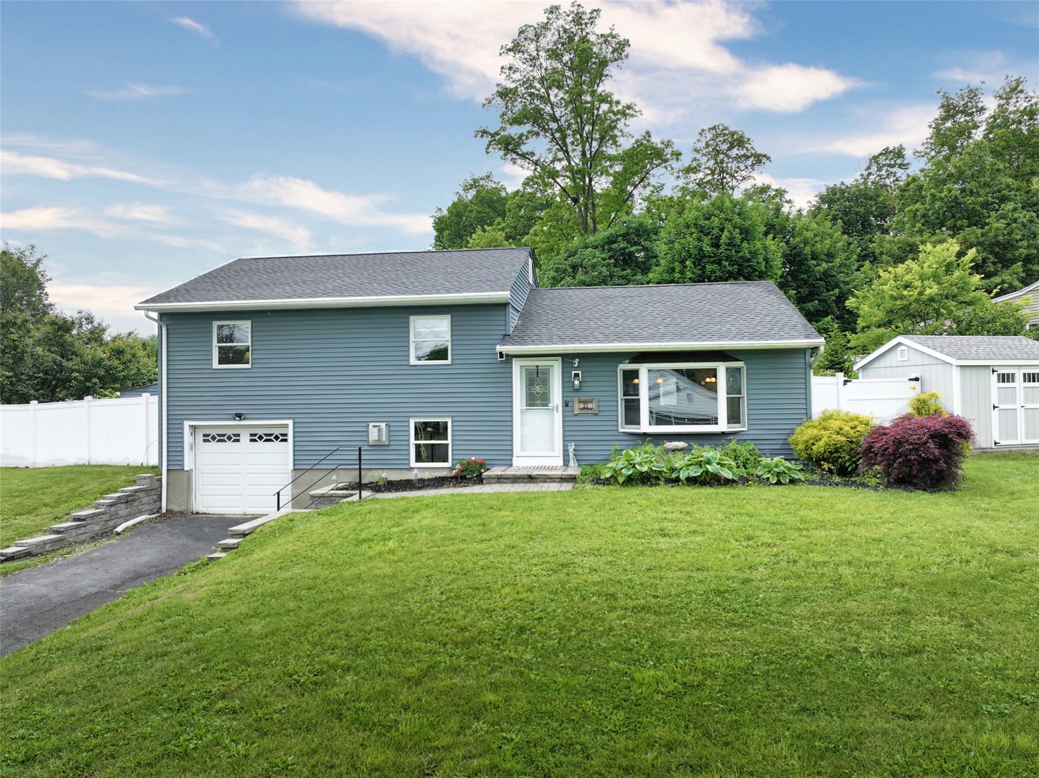 21 Harth Drive, New Windsor, New York image 1