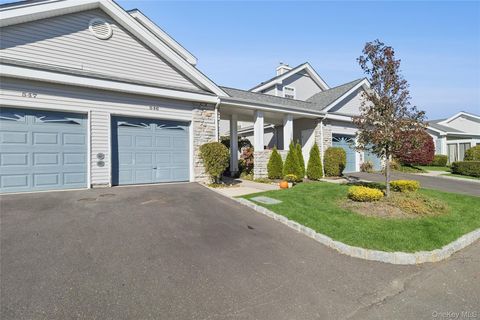 Photo of 546 Highland Court, Moriches, NY 11955 (MLS # 928357) Photo of 546 Highland Court, Moriches, NY 11955 (MLS # 928357)