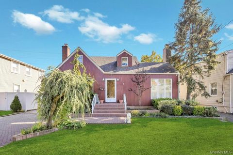 Photo of 149 Foster Avenue, Valley Stream, NY 11580 (MLS # 929579) Photo of 149 Foster Avenue, Valley Stream, NY 11580 (MLS # 929579)