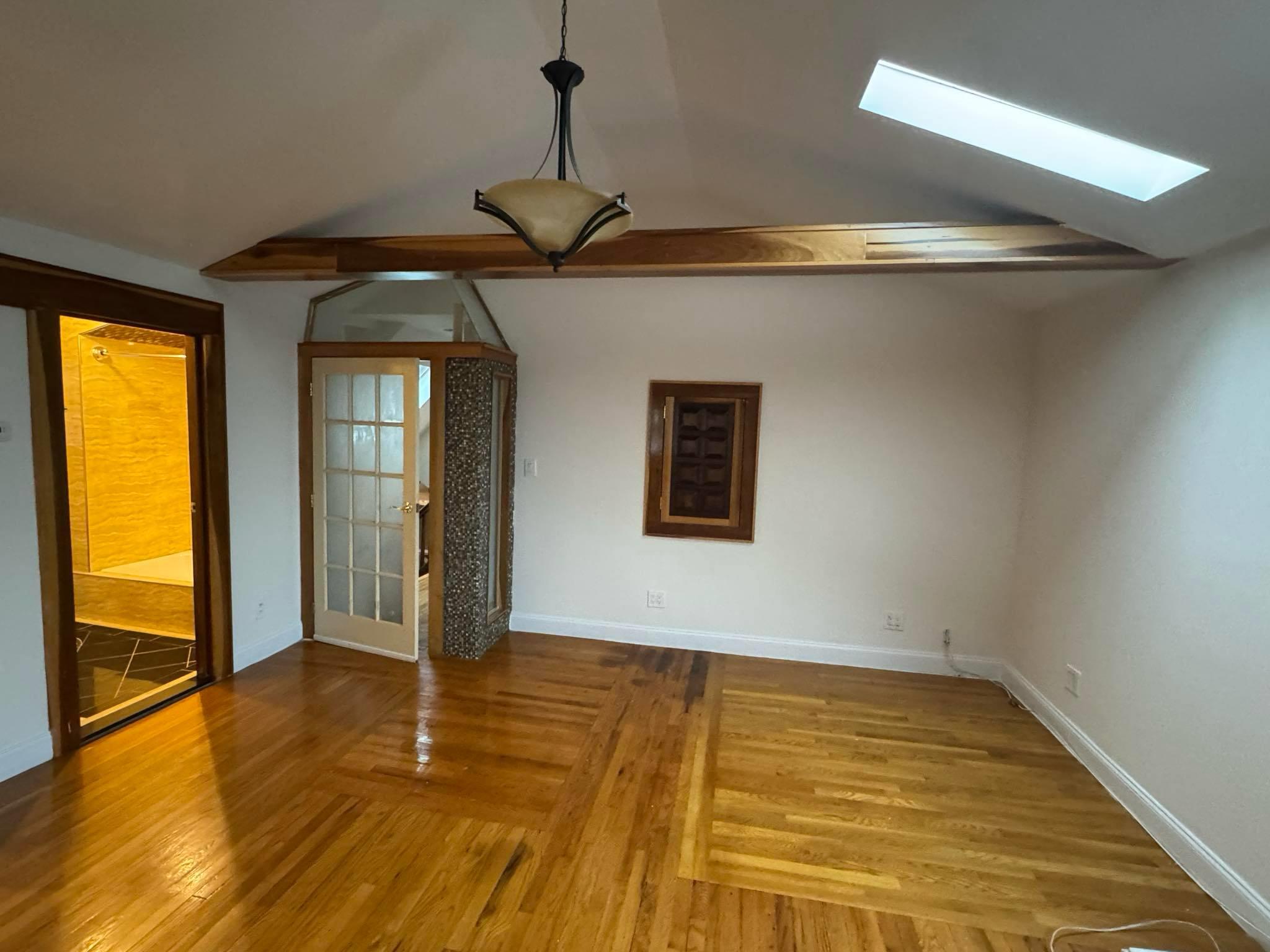 Rental Property at 190 Street, Flushing, Queens, NY - Bedrooms: 1 
Bathrooms: 1 
Rooms: 3  - $2,400 MO.