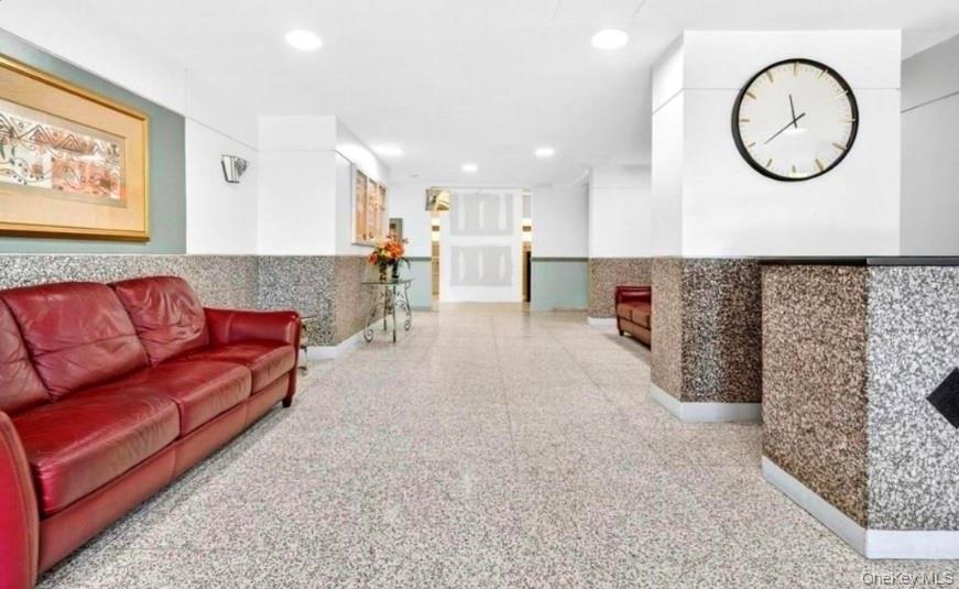 1841 Central Park Avenue 16J