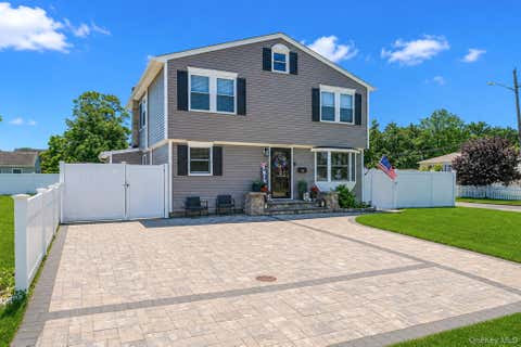 Homes For Sale - 135 Texas Street<br/> Lindenhurst, NY 11757