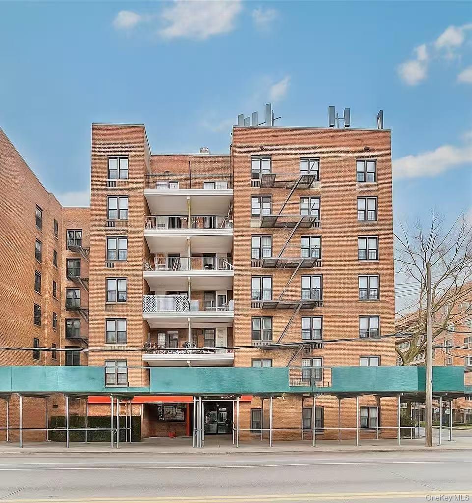 38-25 Parsons Boulevard 4I