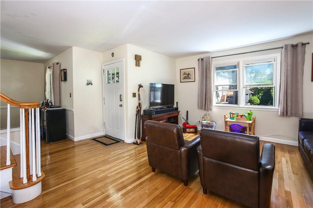 82 Sprague Road, Scarsdale, New York image 2