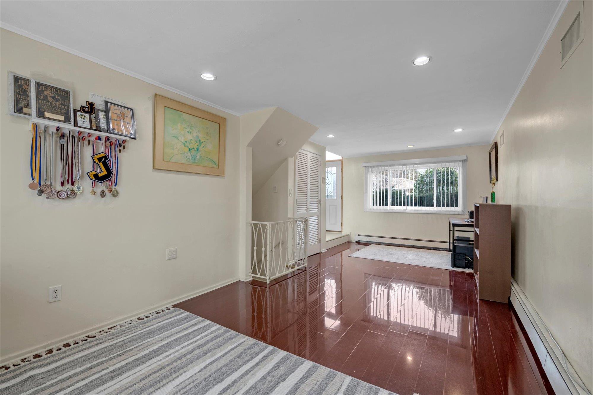 326 White Birch Lane, Jericho, New York image 15