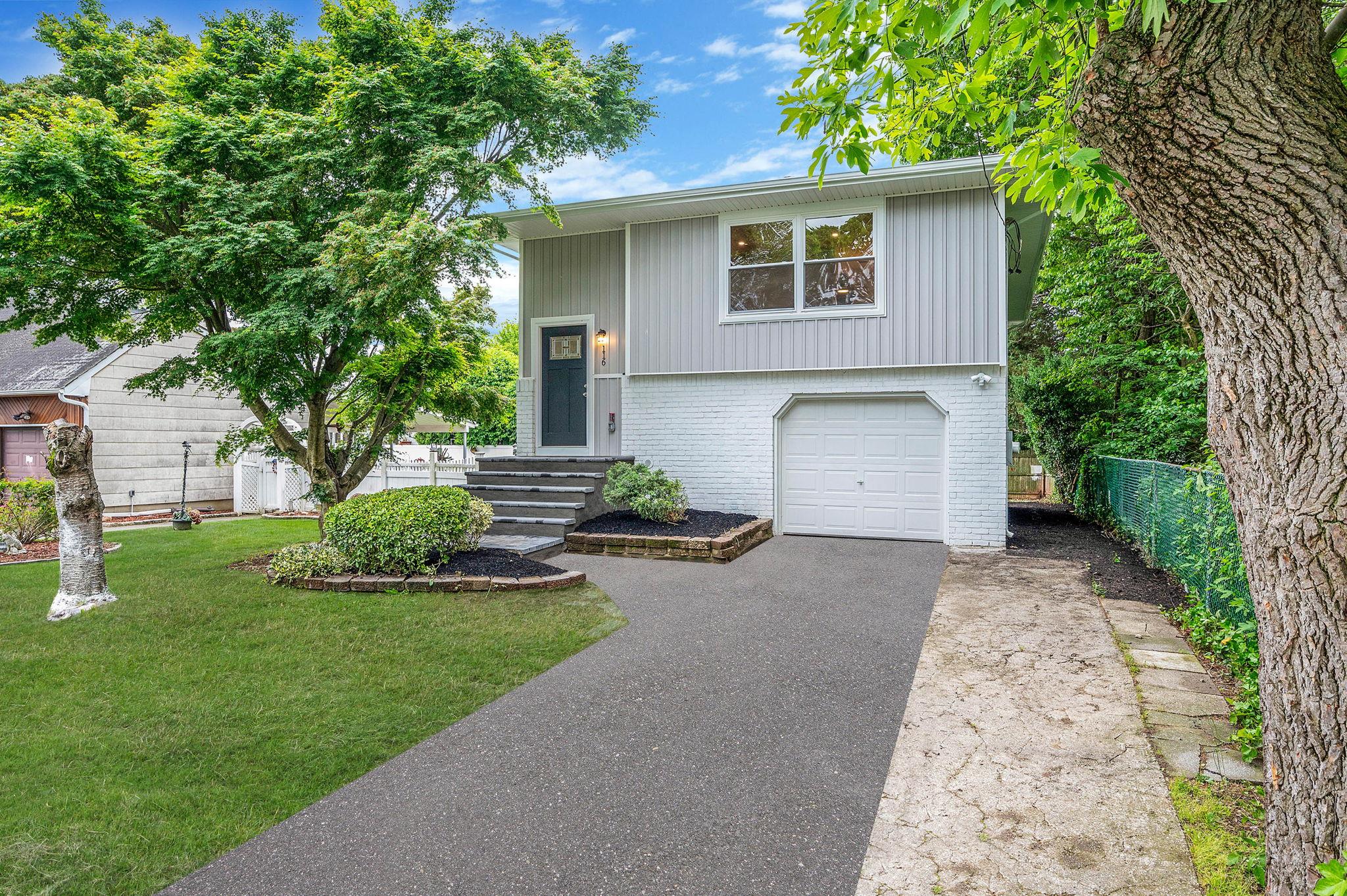 116 Amsterdam Avenue, West Babylon, New York image 3