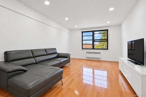 Homes For Sale - 140-08 28th Road #5F<br/> Flushing, NY 11354