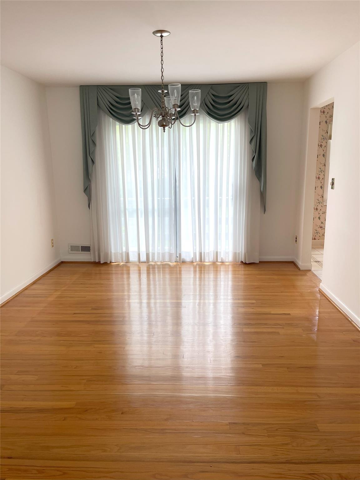 190 Albemarle Road, White Plains, New York image 10
