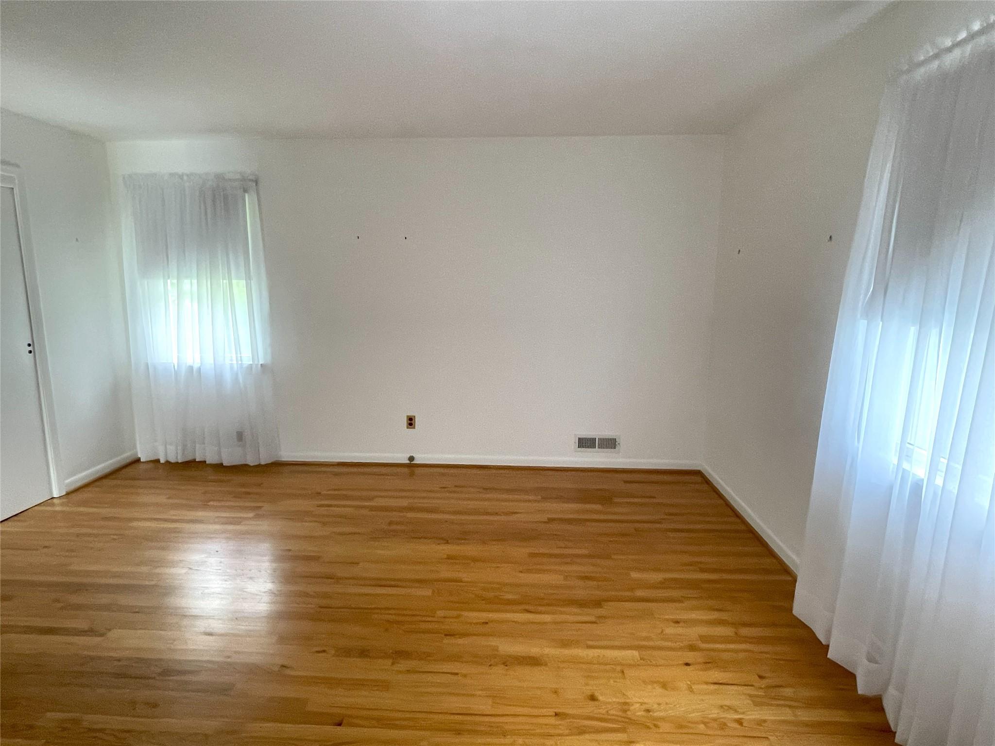 190 Albemarle Road, White Plains, New York image 18
